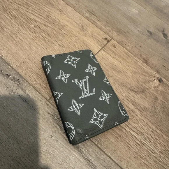 Louis Vuitton Khaki Pocket Organizer - Picture 2 of 6